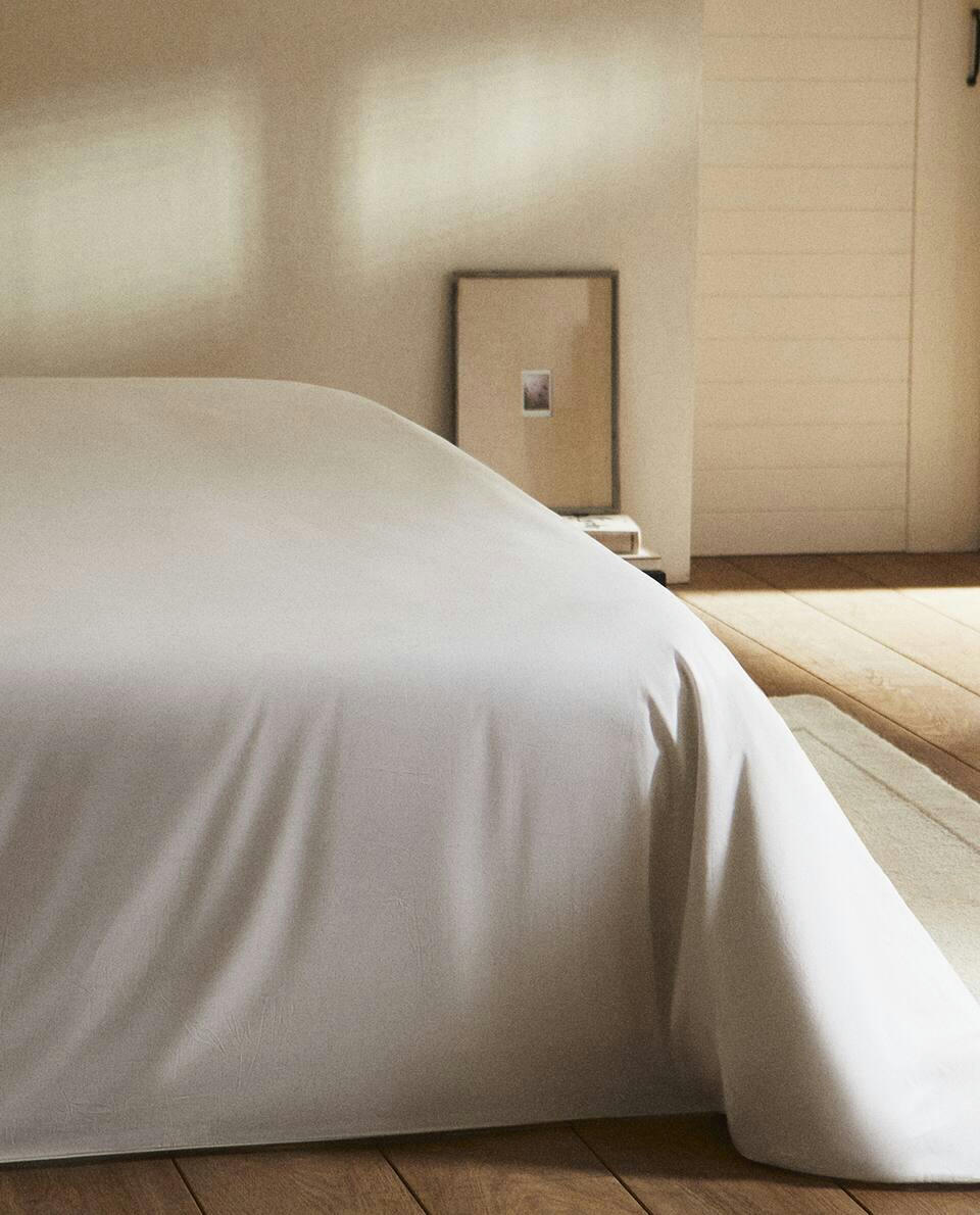 DUVET COVER WITH COLOURED PIPING DETAIL