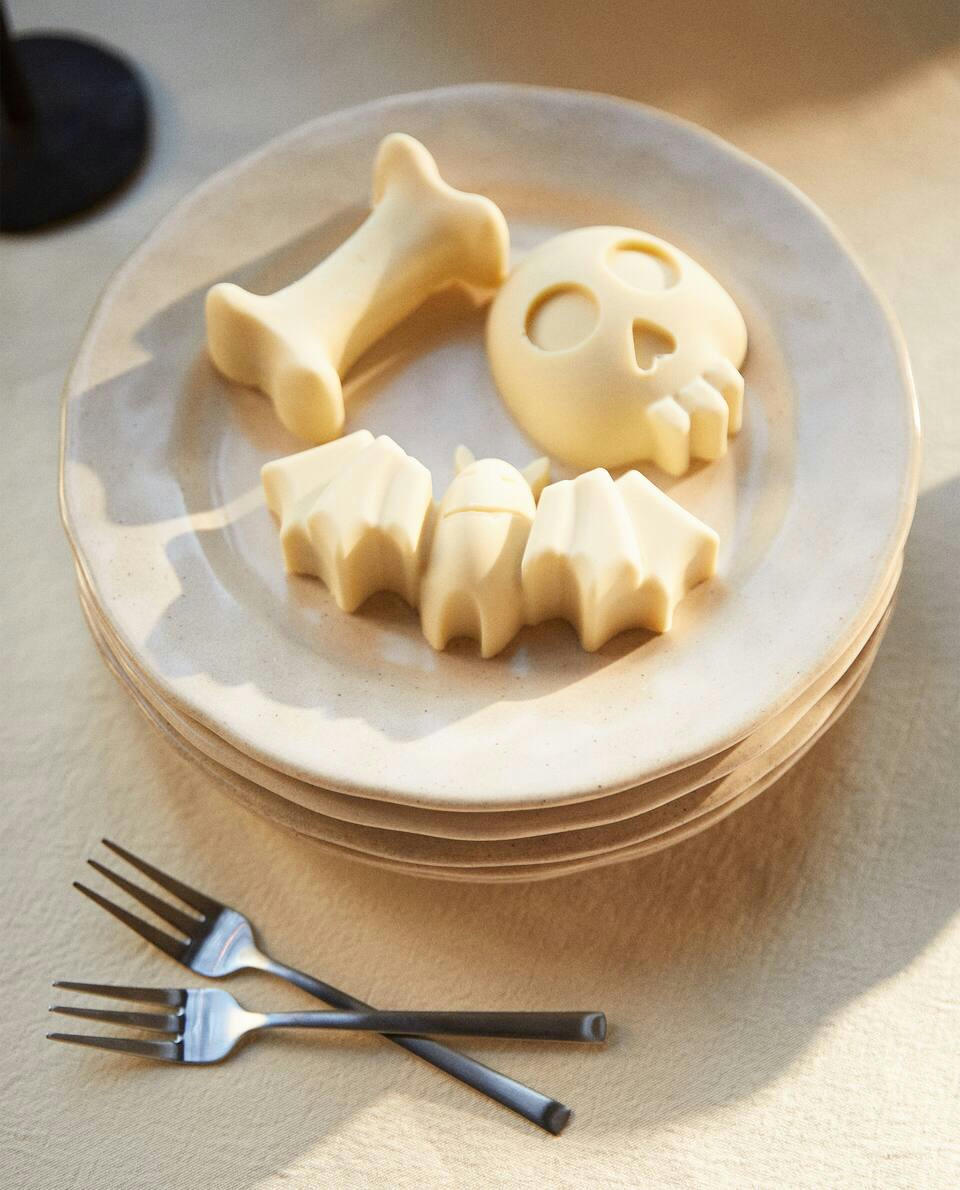 KIDS’ HALLOWEEN BAKING MOULD