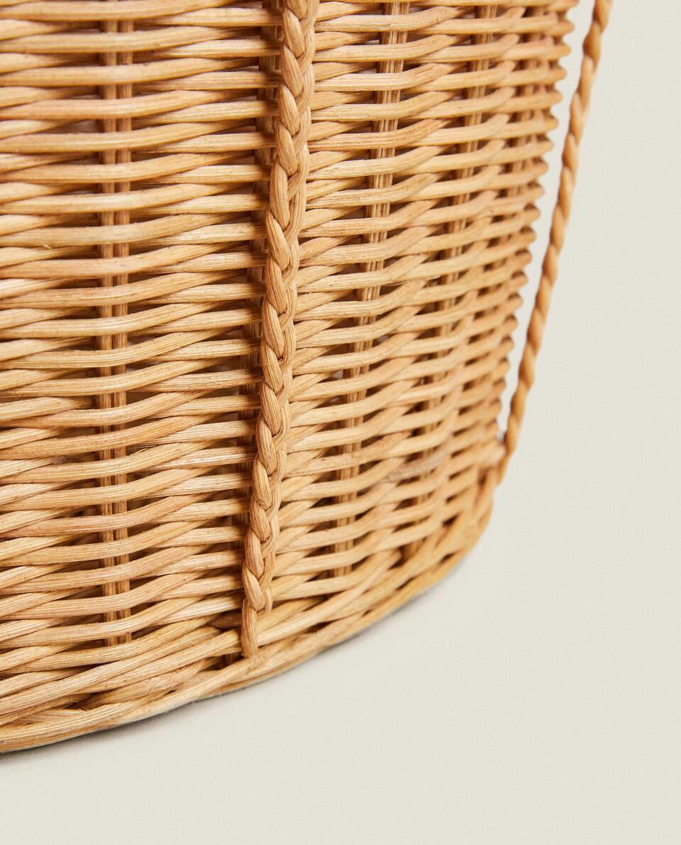 WOVEN RATTAN BASKET