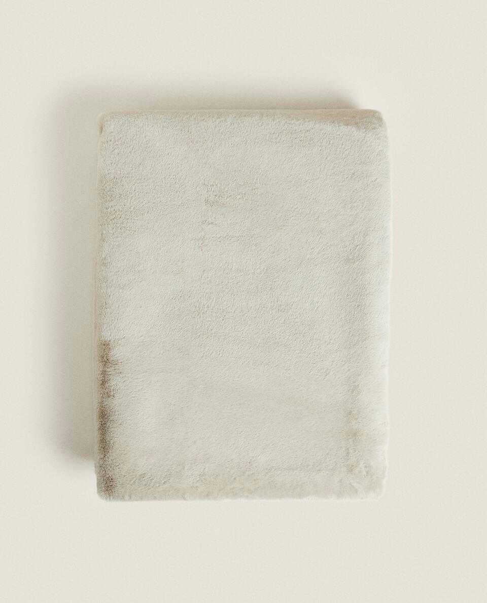 FUR BLANKET