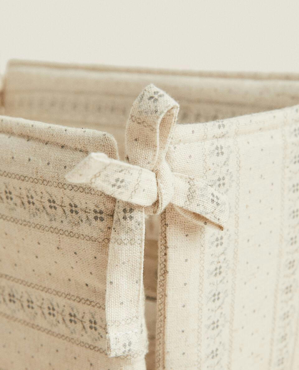 INDIVIDUAL ORGANISER WITH BORDER