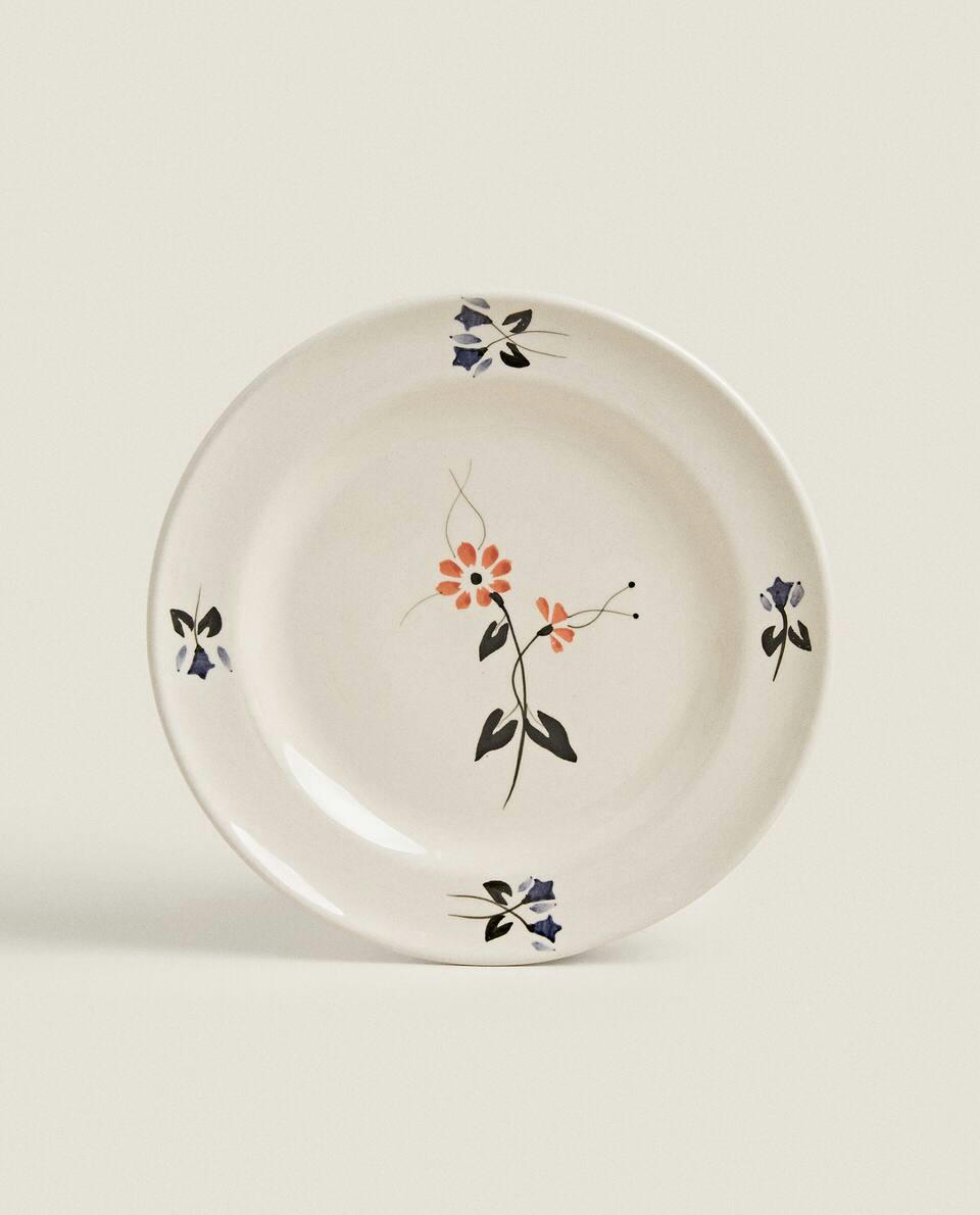 PAINTED FLORAL EARTHENWARE TABLEWARE