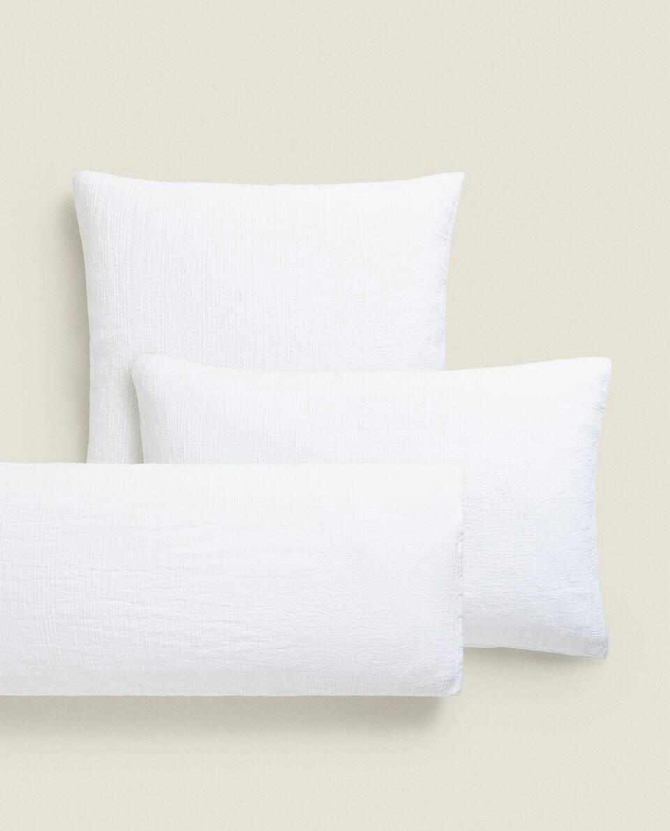 PILLOWCASE WITH RAISED QUILT BEDSPREAD EFFECT