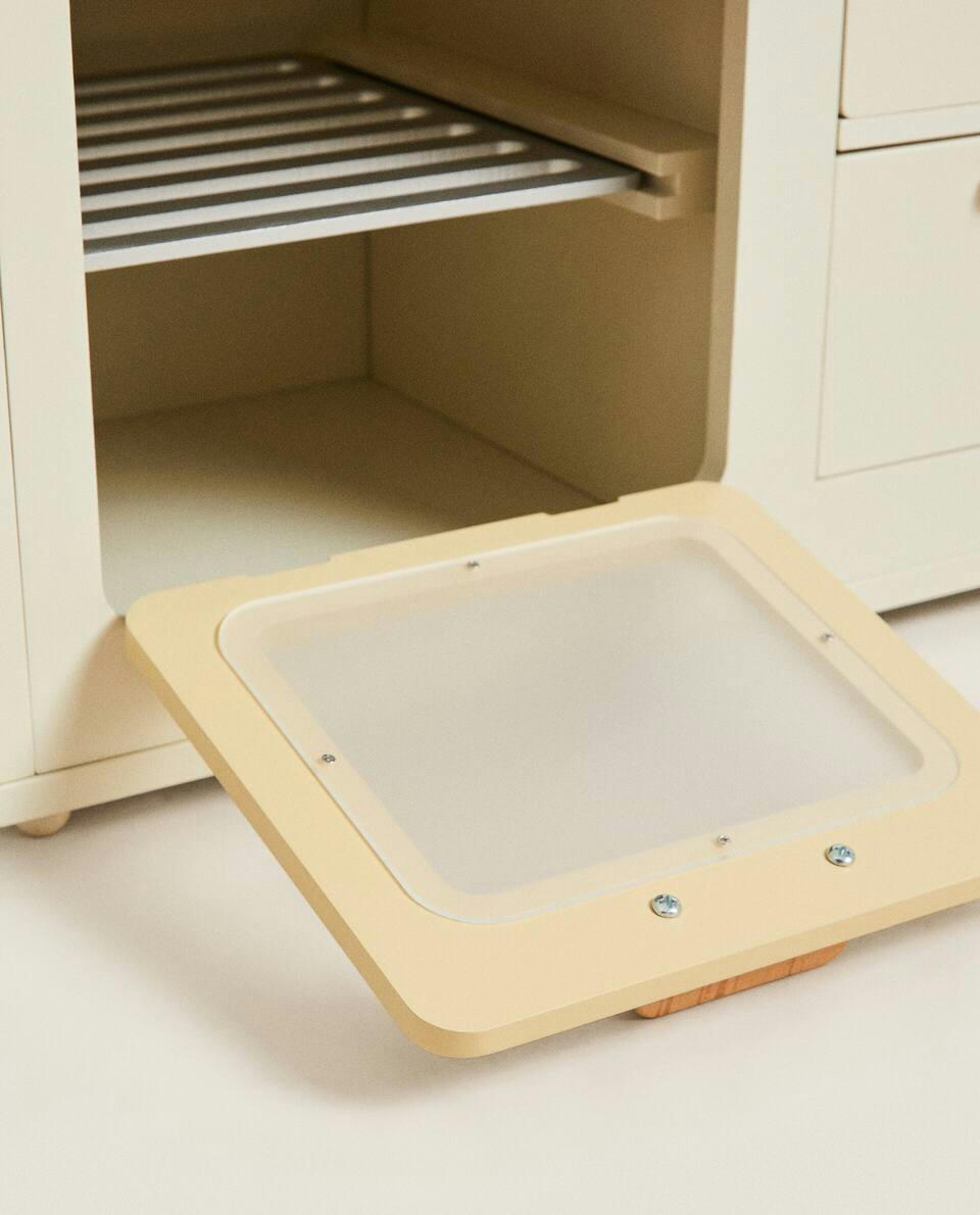 CHILDREN'S WOODEN PLAY KITCHEN