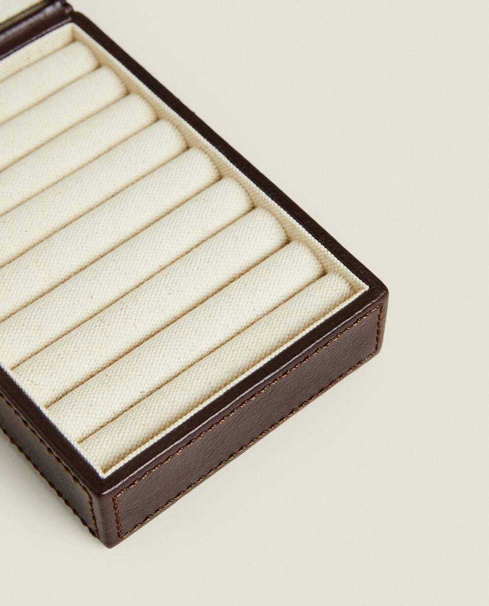 LEATHER RING BOX
