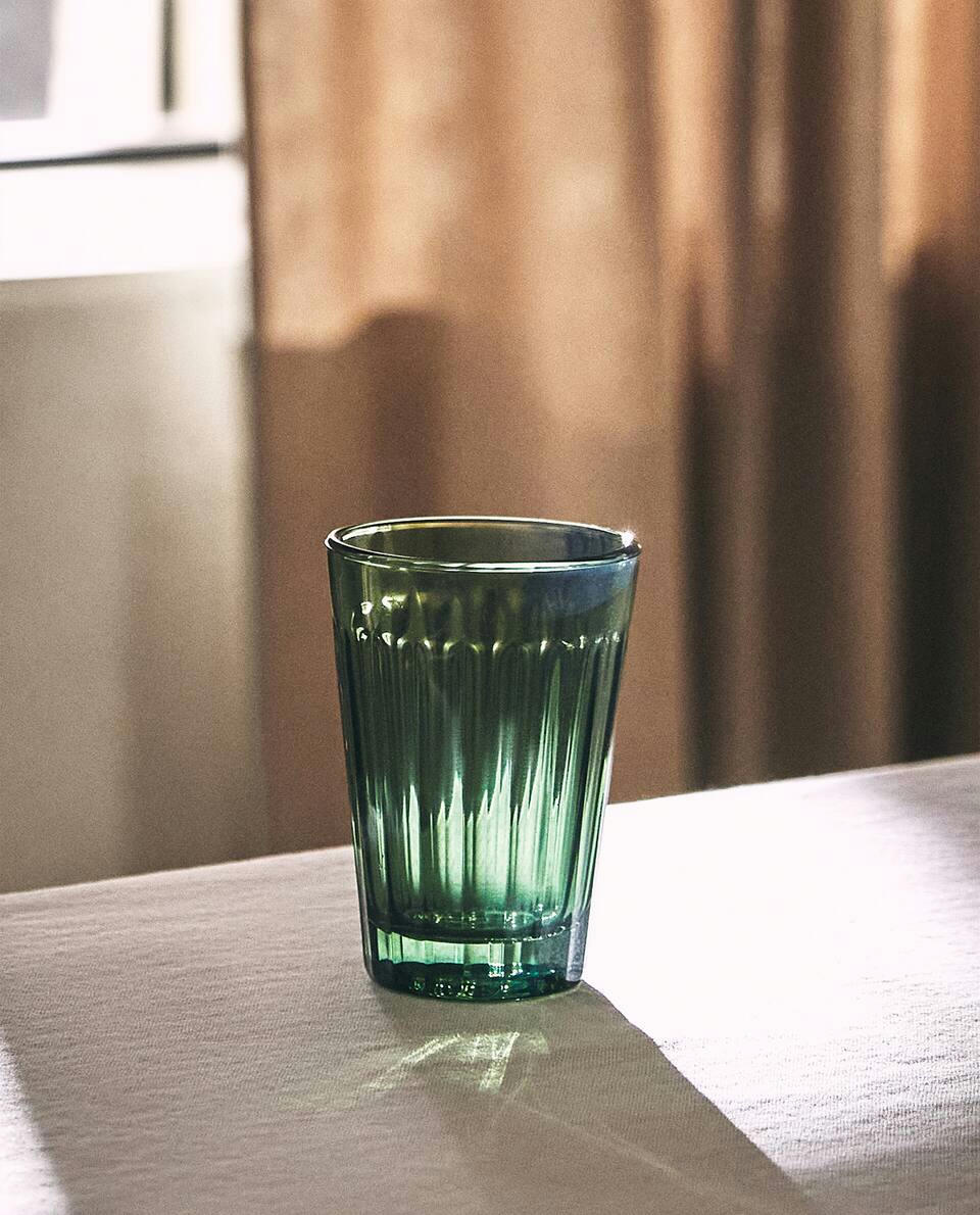 RAISED DESIGN GLASS TUMBLER