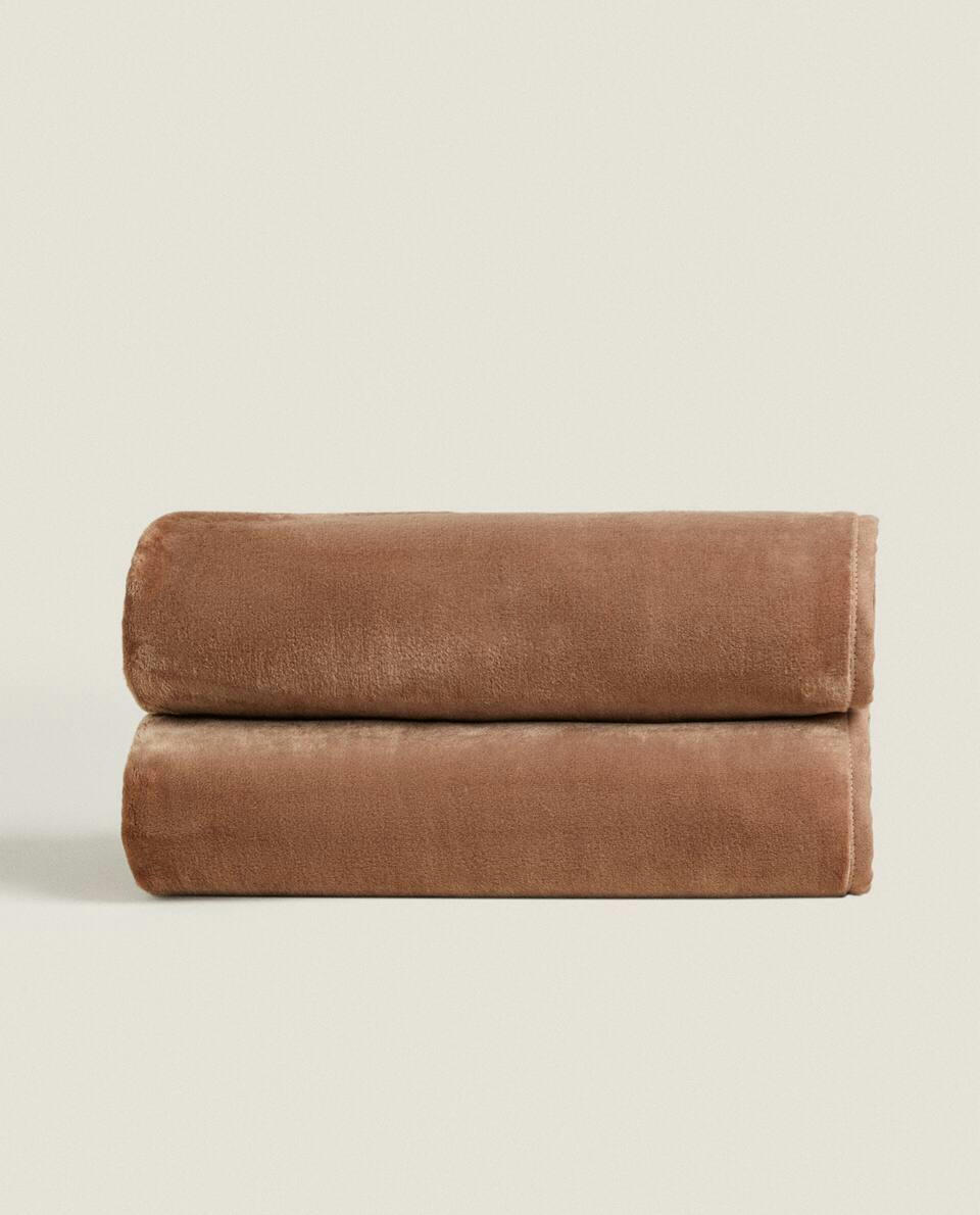 SHORT FAUX FUR FLEECE BLANKET