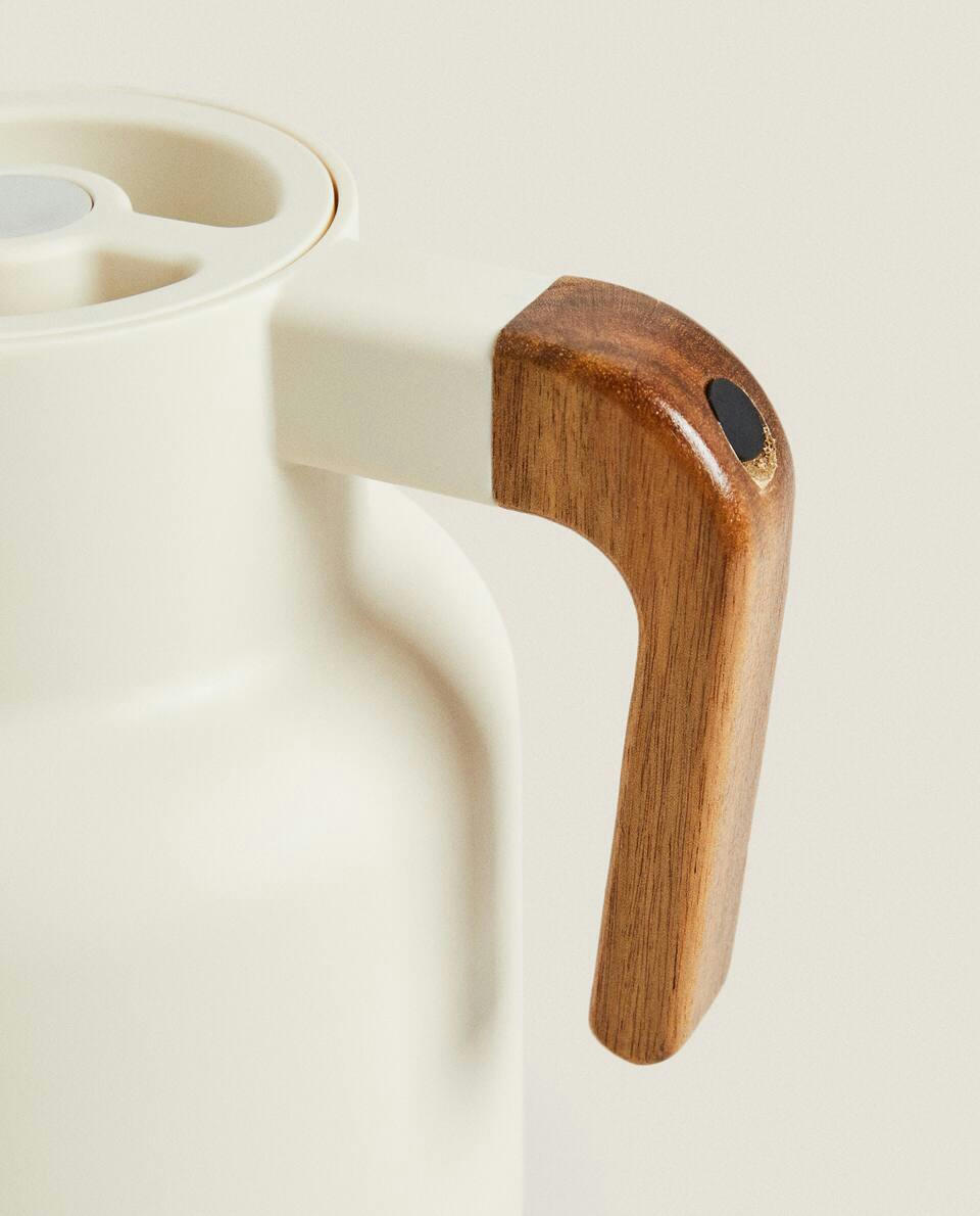 THERMOS WITH ACACIA HANDLE