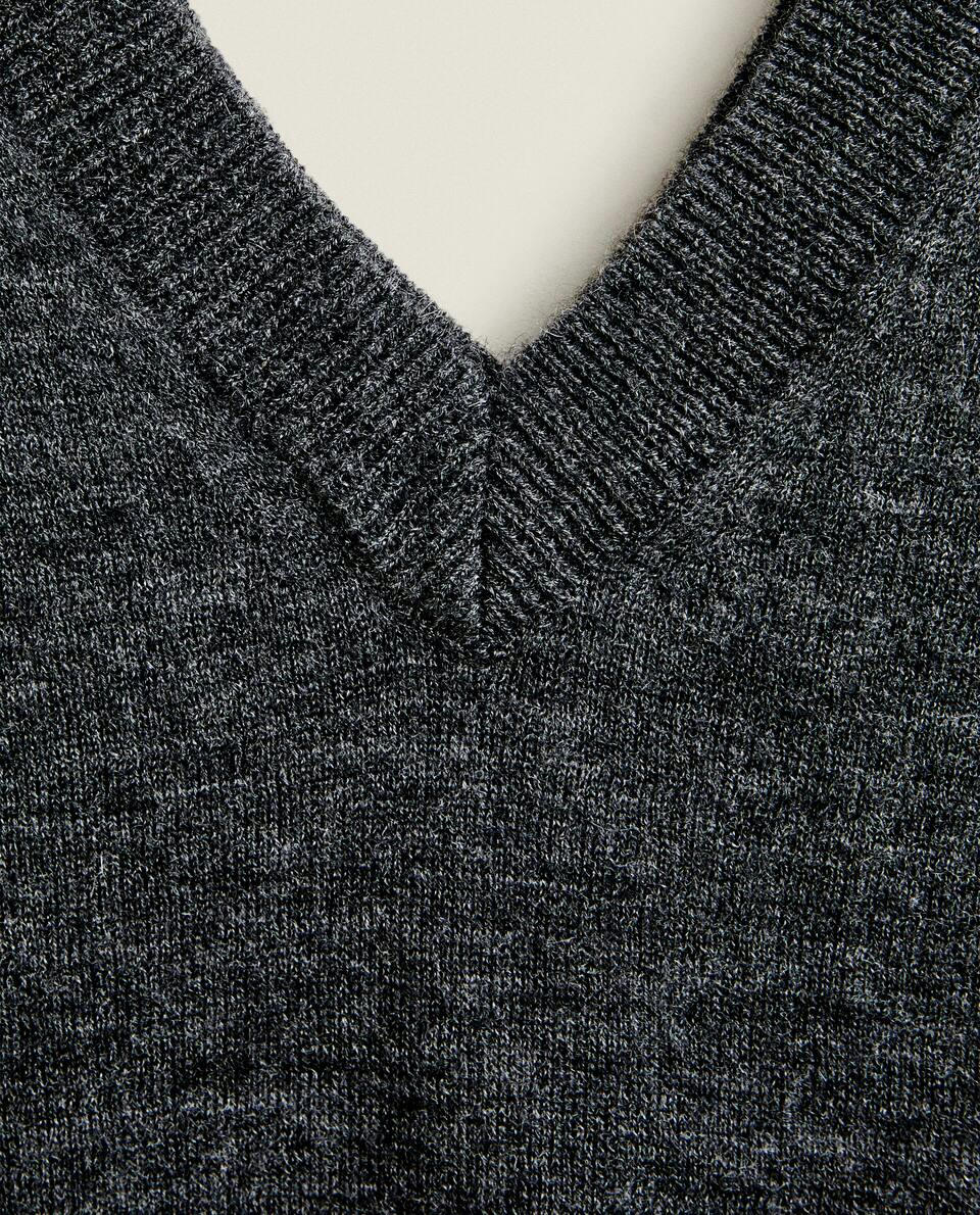 FINE CASHMERE SWEATER