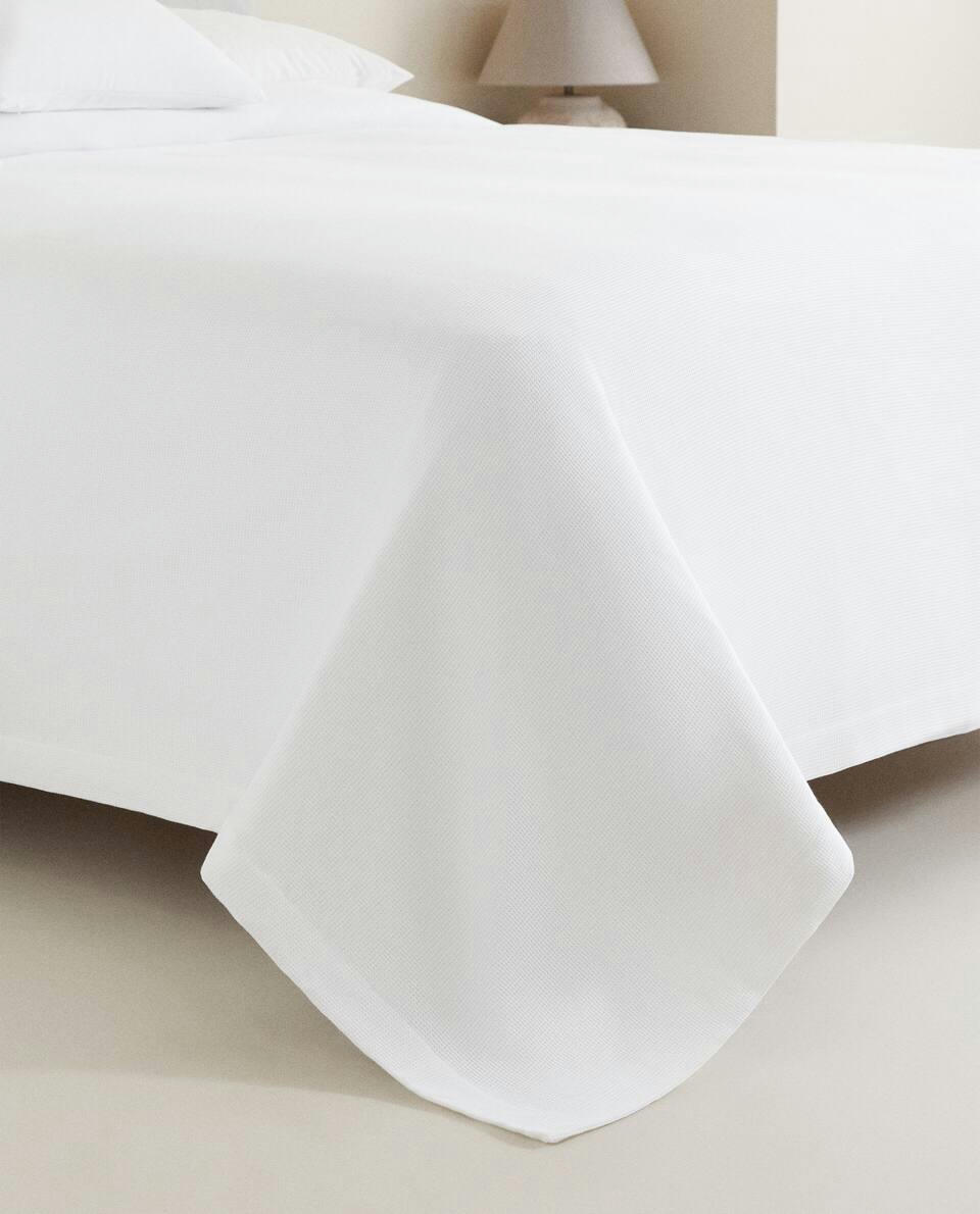 PIQUé BEDSPREAD