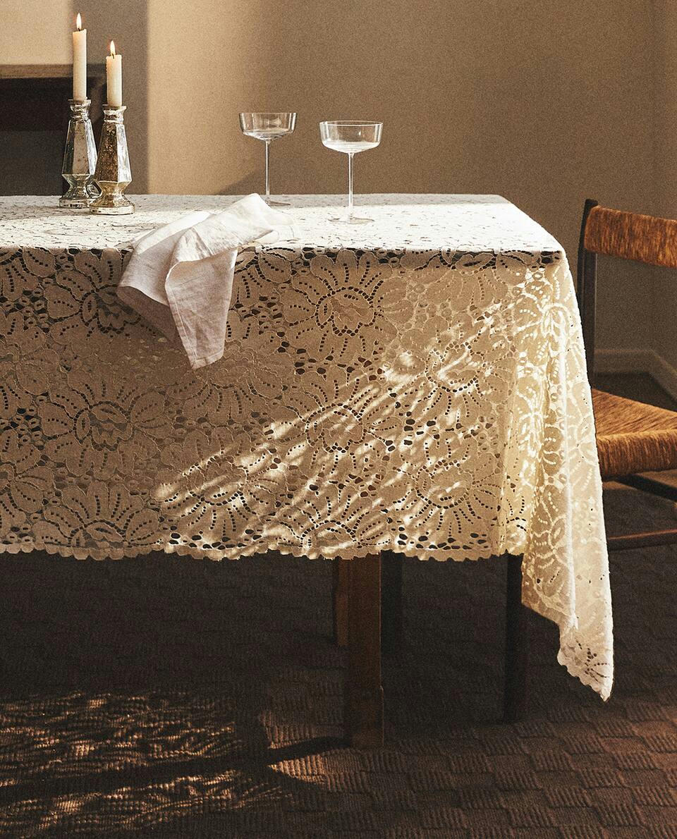 COTTON LACE TABLECLOTH