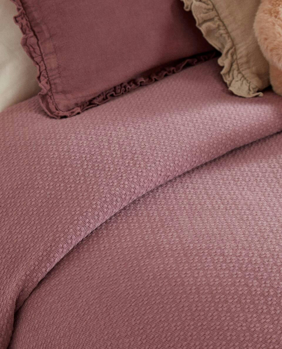 CHILDREN’S CROCHET JACQUARD BEDSPREAD