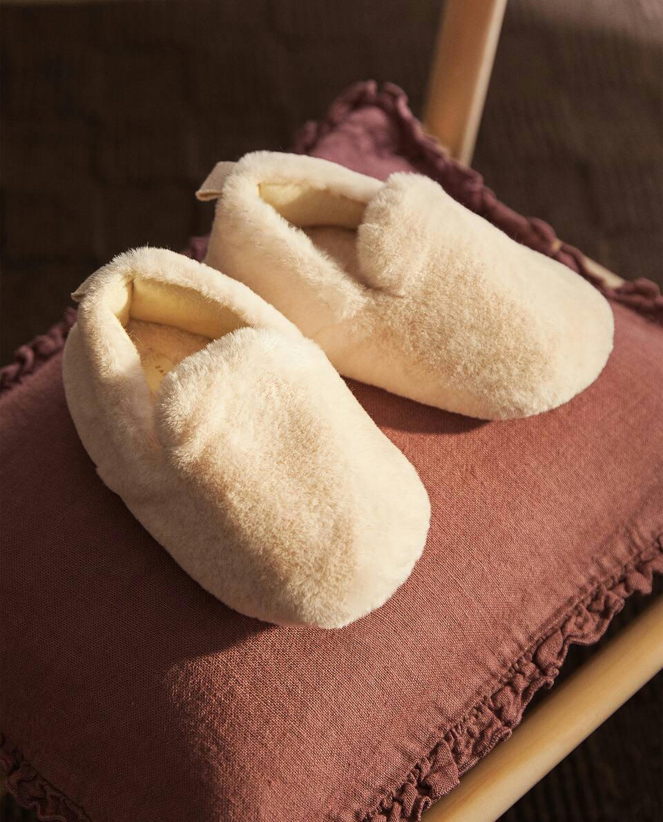 FAUX FUR SLIPPERS