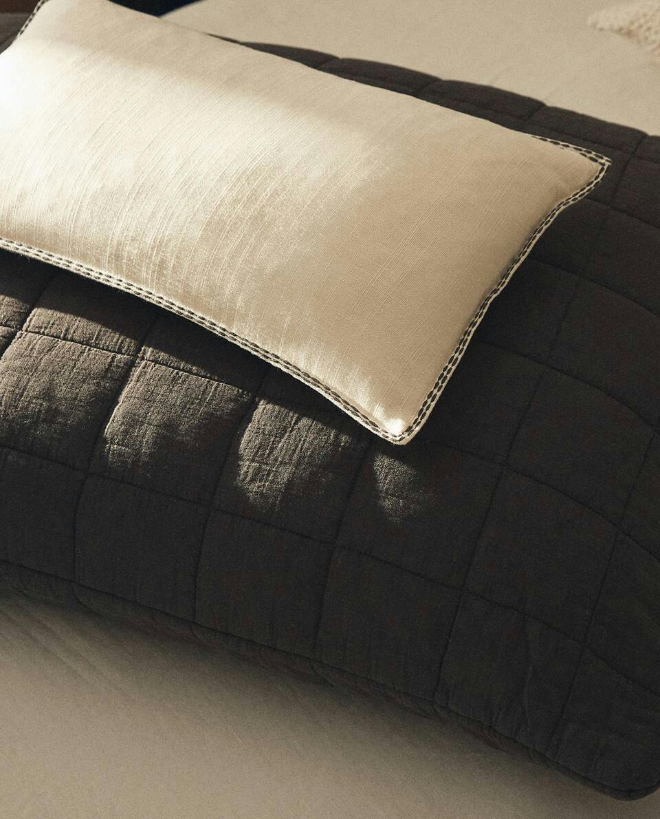 XXL QUILTED CUSHION COVER