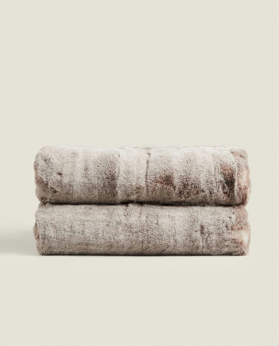FAUX FUR BLANKET