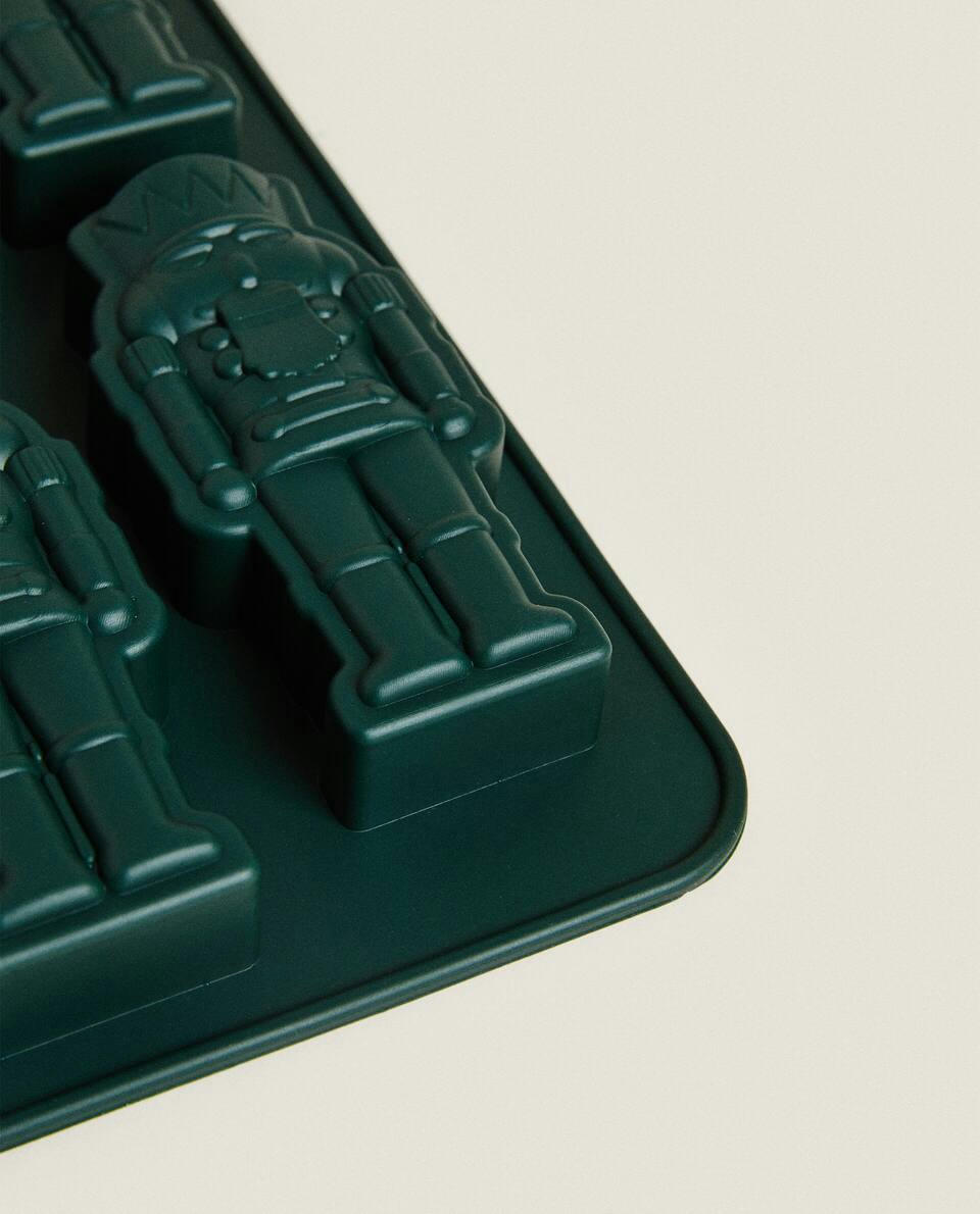 CHRISTMAS NUTCRACKER SILICONE BAKING MOULD