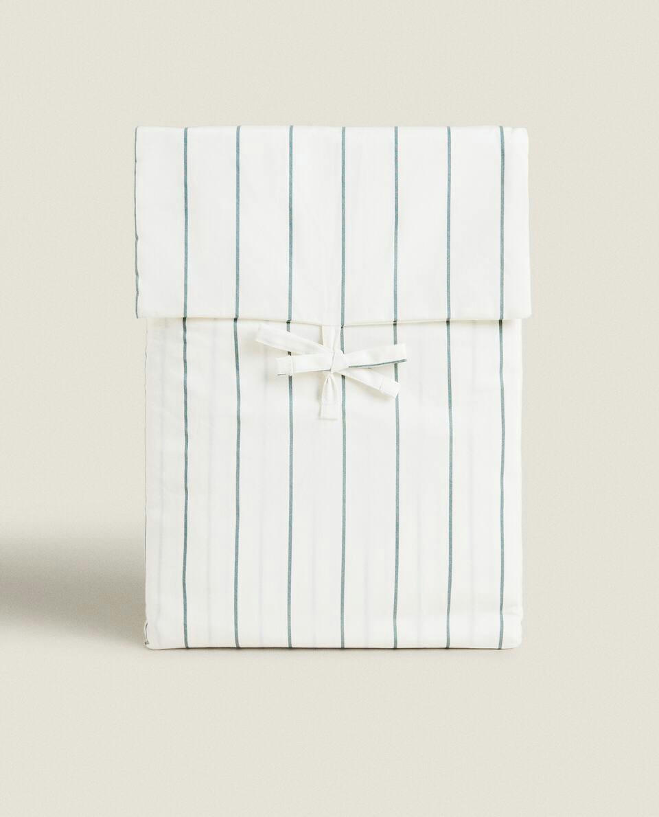 STRIPED SHOWER CURTAIN