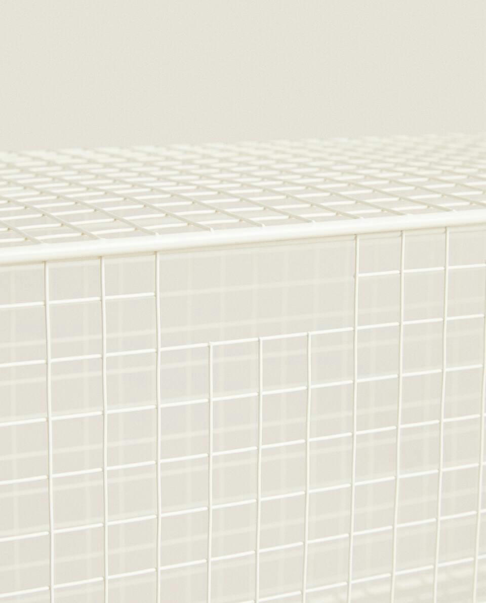 METAL CHEST WITH LID