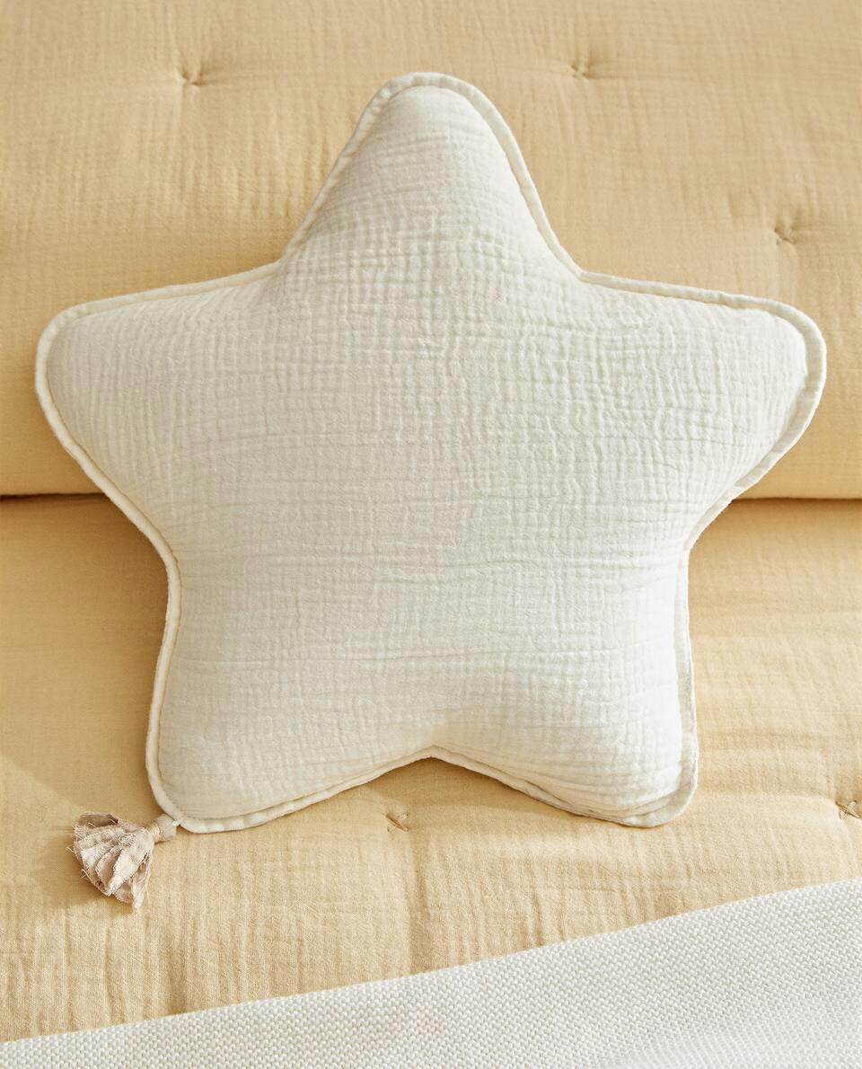 MUSLIN STAR CUSHION