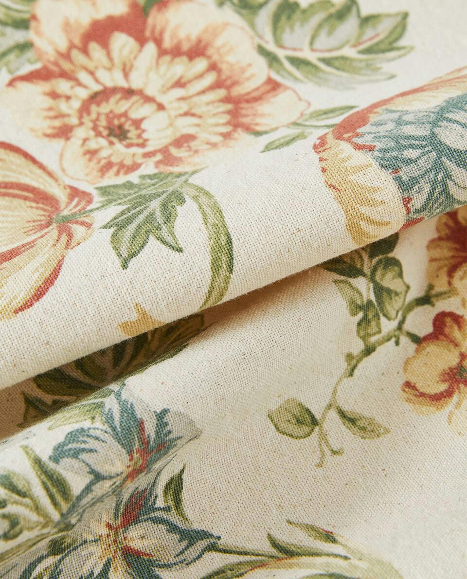 FLORAL PRINT TABLECLOTH