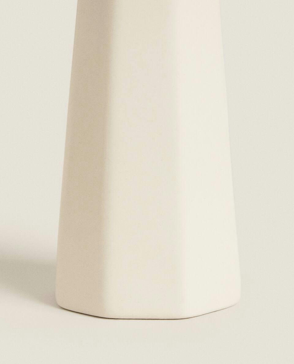 LACQUERED SALT SHAKER