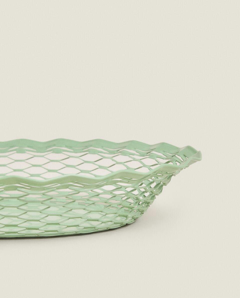 METAL BOWL WITH PERFORATED EDGE