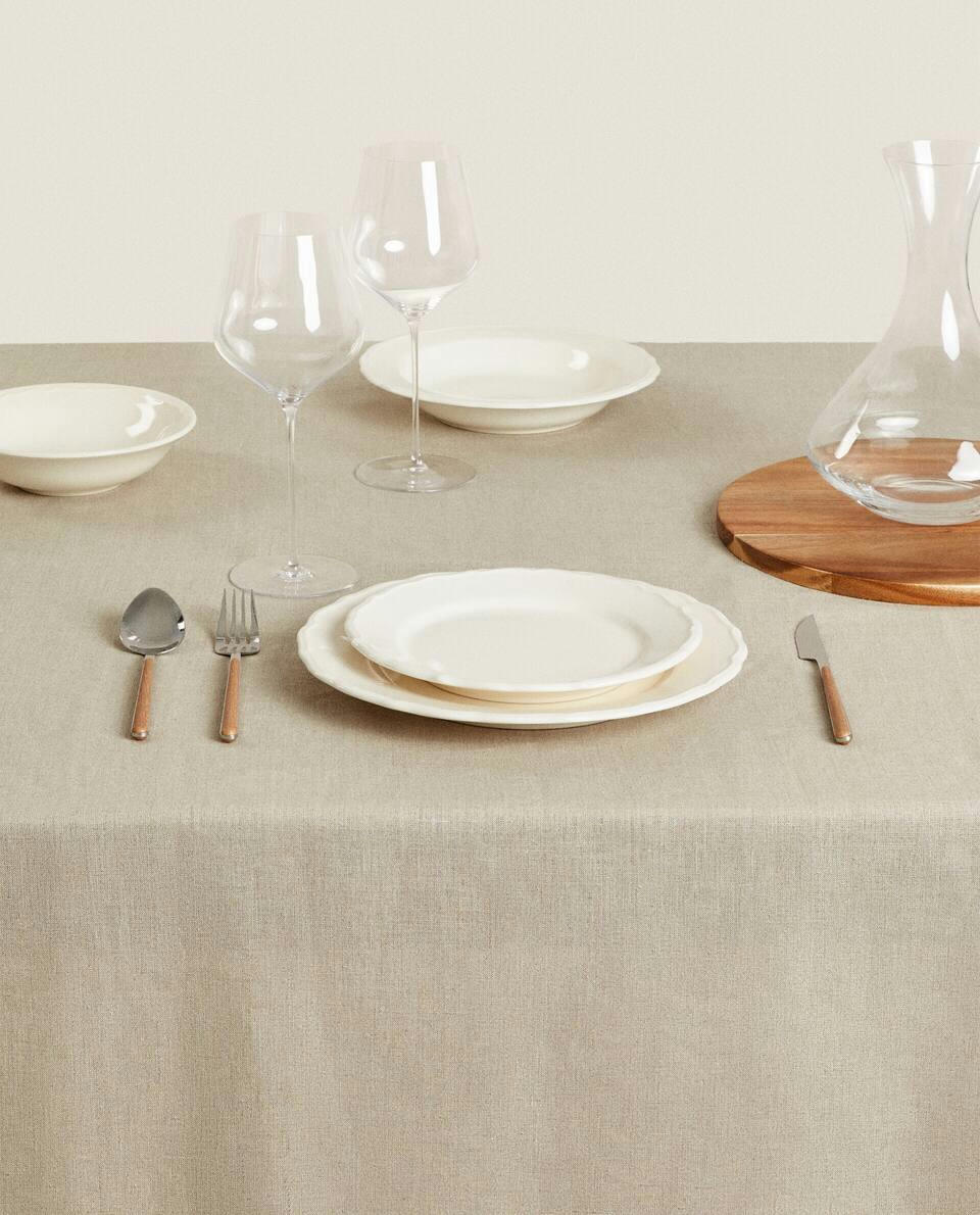 BASIC LINEN TABLECLOTH