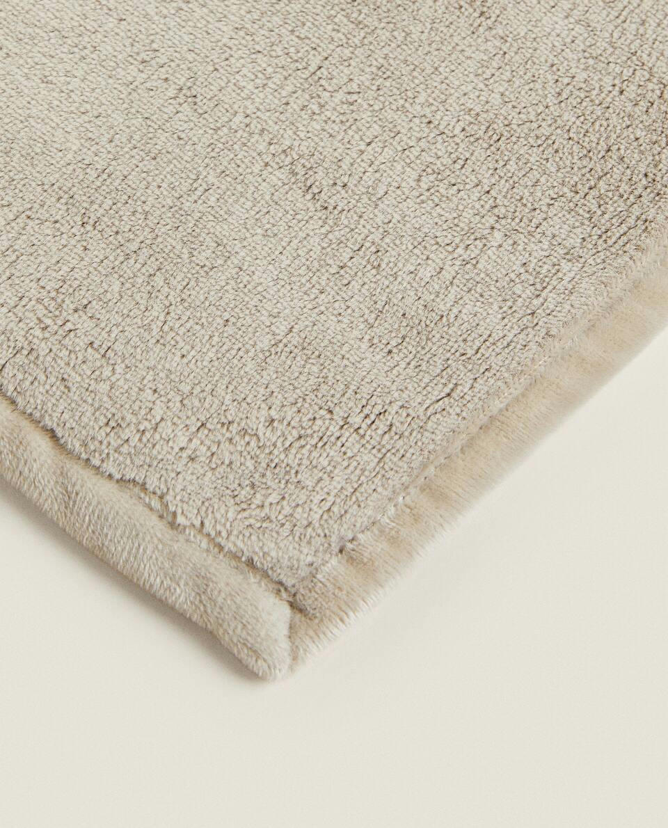 490 GSM SHORT FAUX FUR FLEECE BLANKET