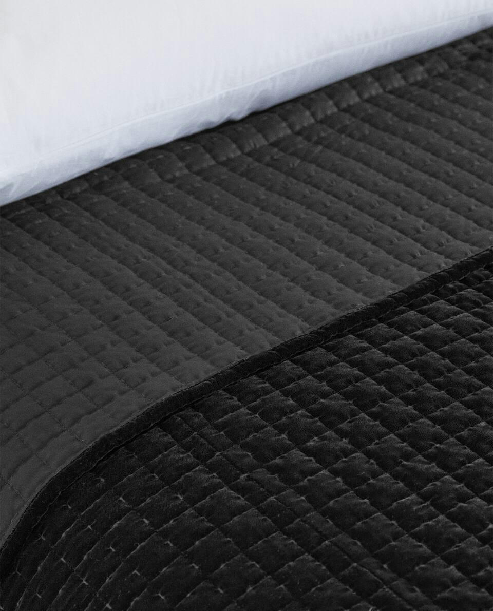 VELVET QUILT