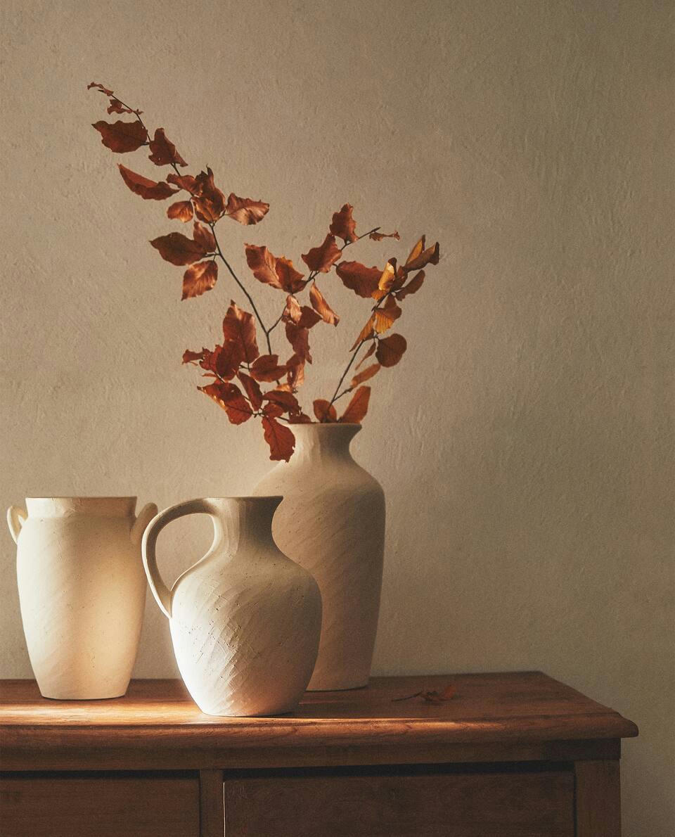 CERAMIC VASE WITH HANDLE