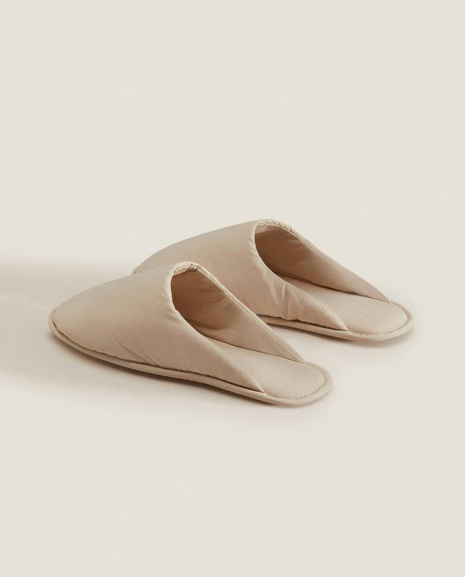 Mule slippers in technical material