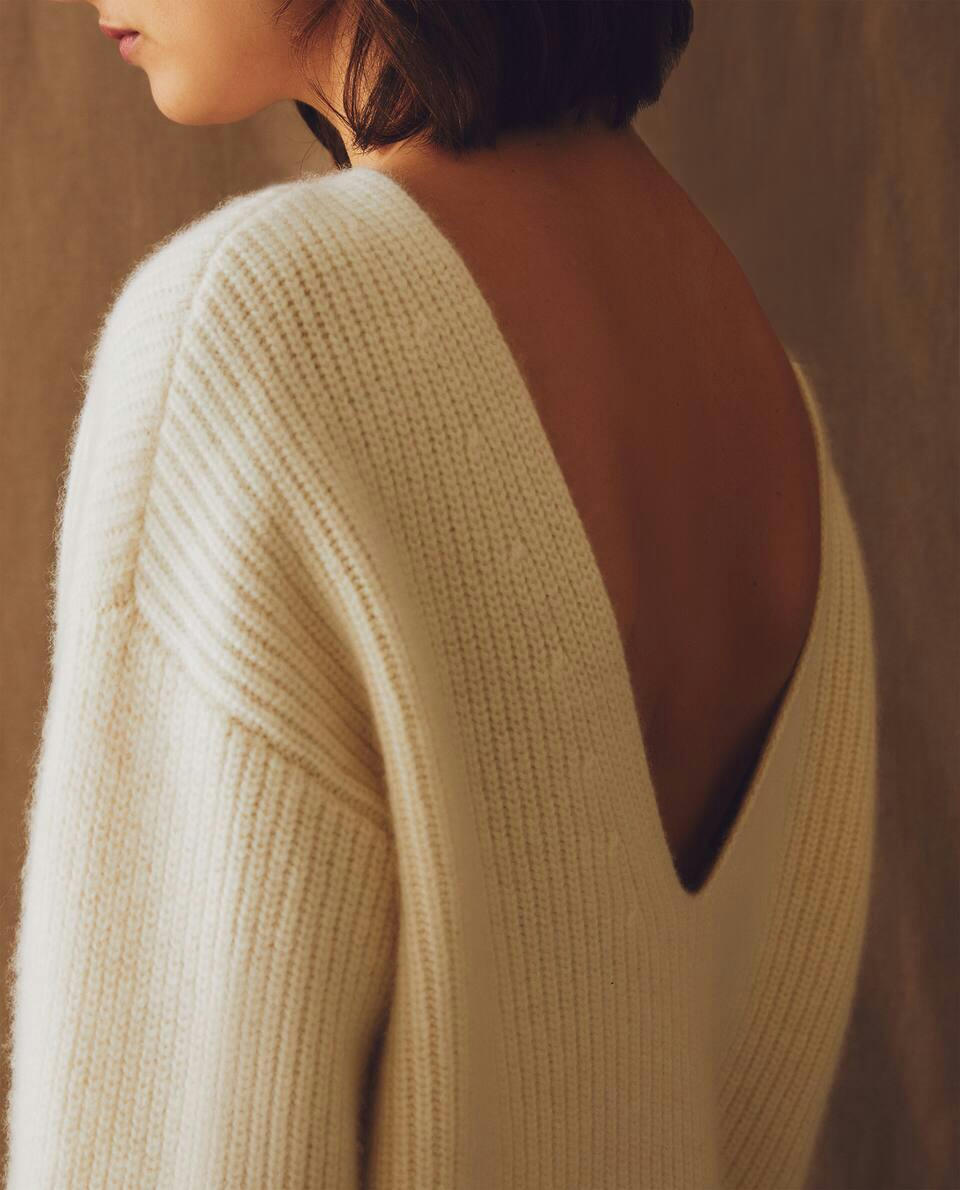 RIBBED CASHMERE SWEATER