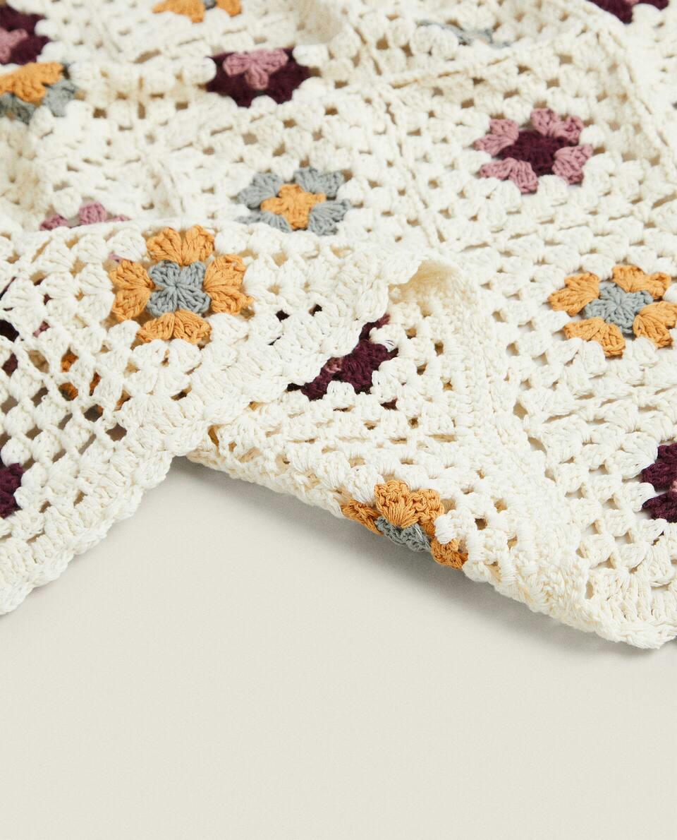 CHILDREN’S FLORAL CROCHET BLANKET