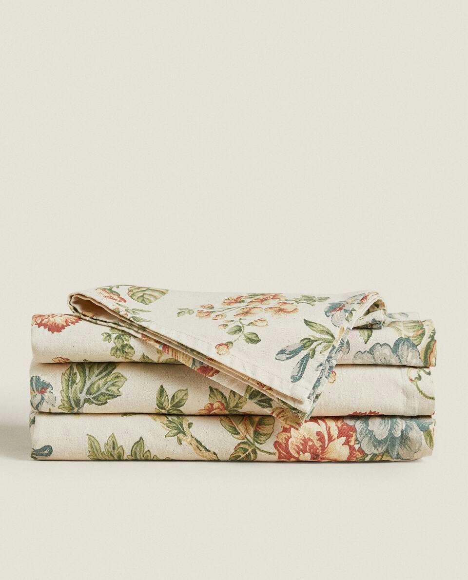 FLORAL PRINT TABLECLOTH