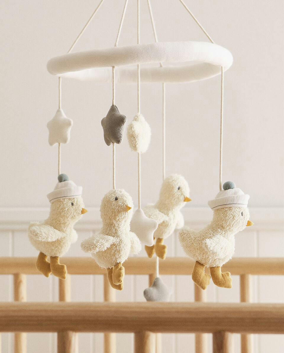 DUCK MOBILE COT DECORATION
