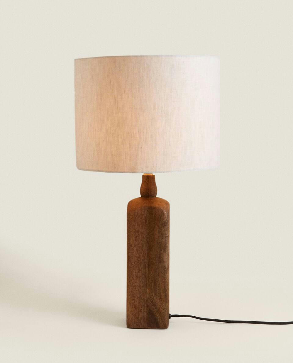 LAMP WITH WOODEN BASE