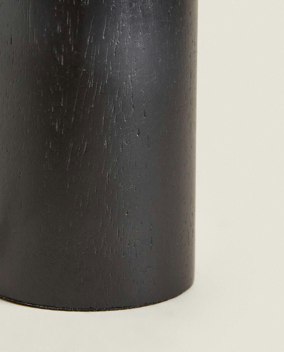 CYLINDRICAL BASE LAMP