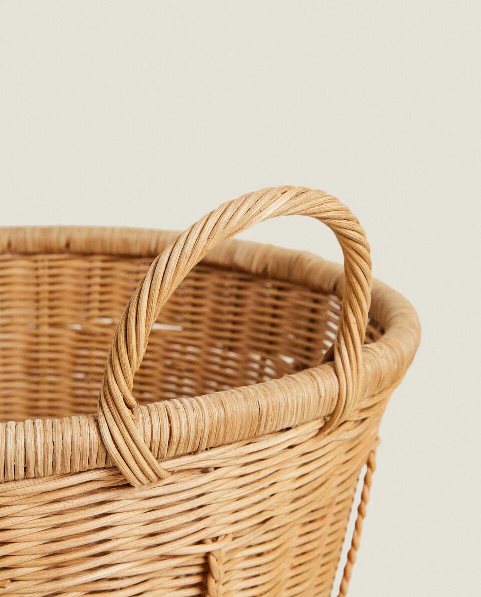 WOVEN RATTAN BASKET