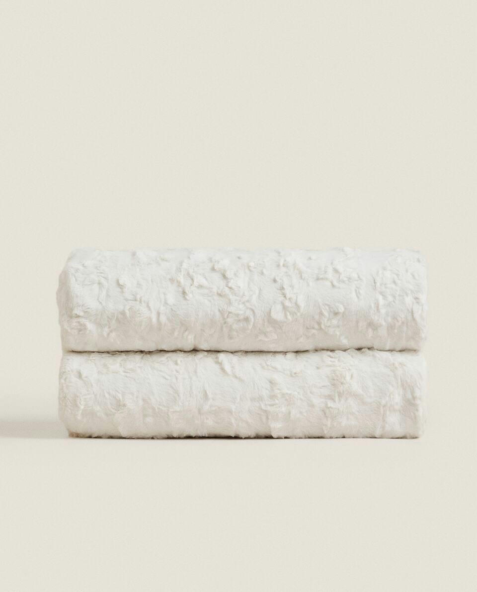 FAUX FUR BLANKET