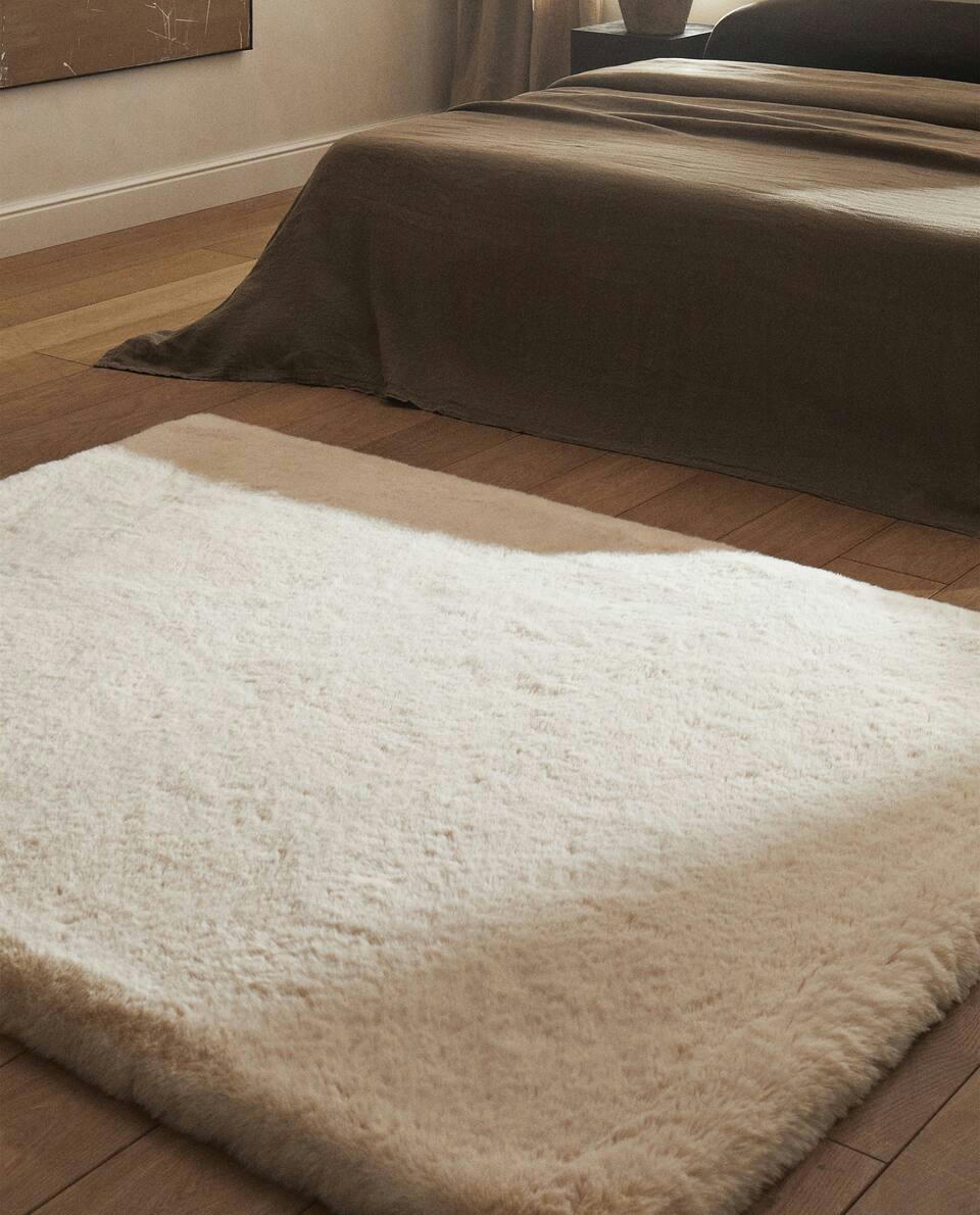 PLAIN FAUX FUR RUG