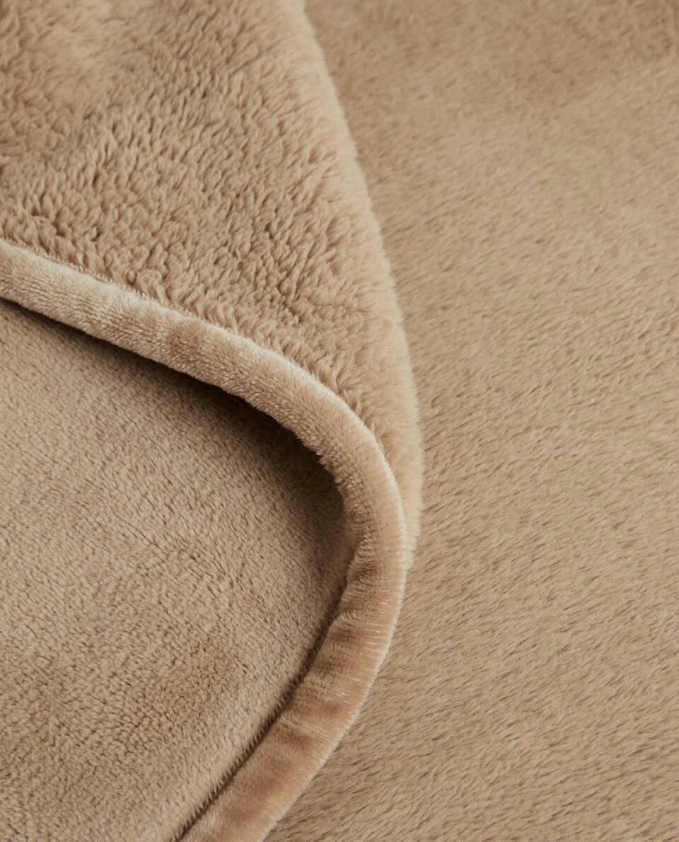 490 GSM SHORT FAUX FUR FLEECE BLANKET