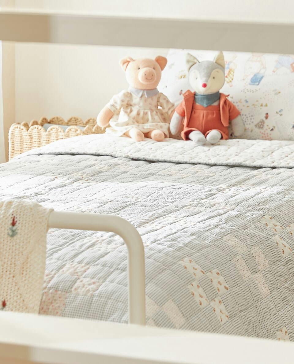 FLORAL PATCHWORK QUILT