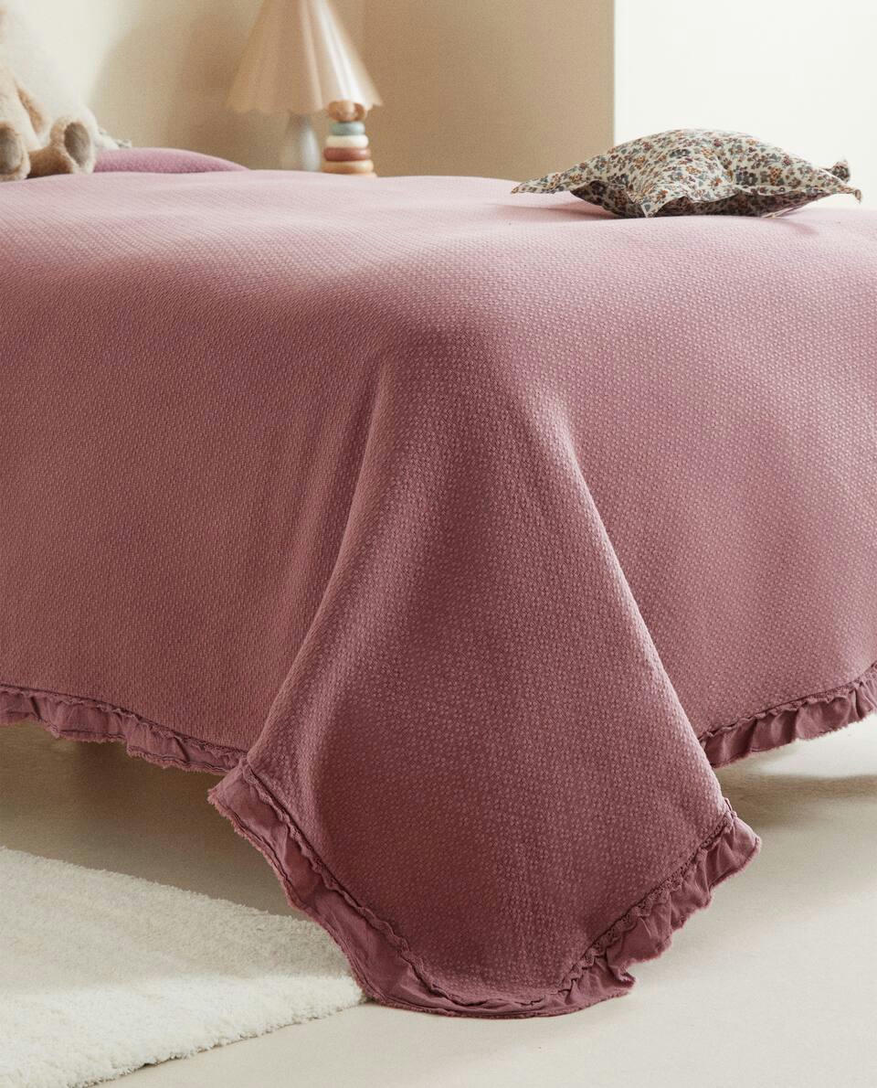 CHILDREN’S CROCHET JACQUARD BEDSPREAD