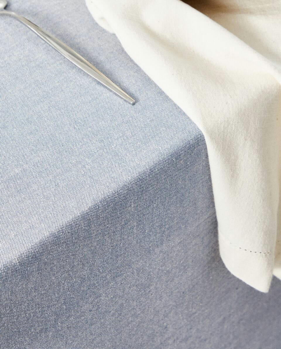 SCALLOPED TABLECLOTH