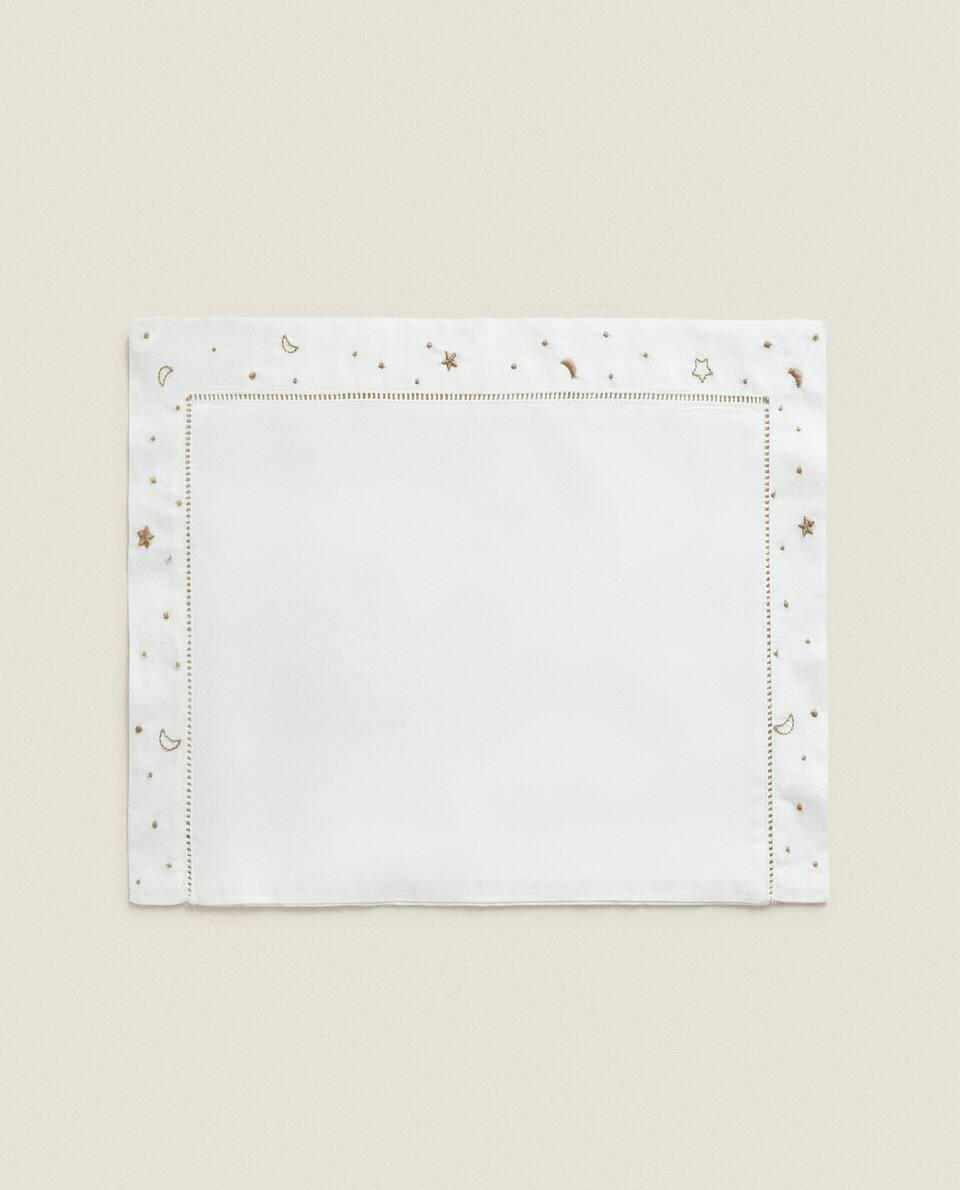 EMBROIDERED MOON AND STAR FLAT SHEET SET