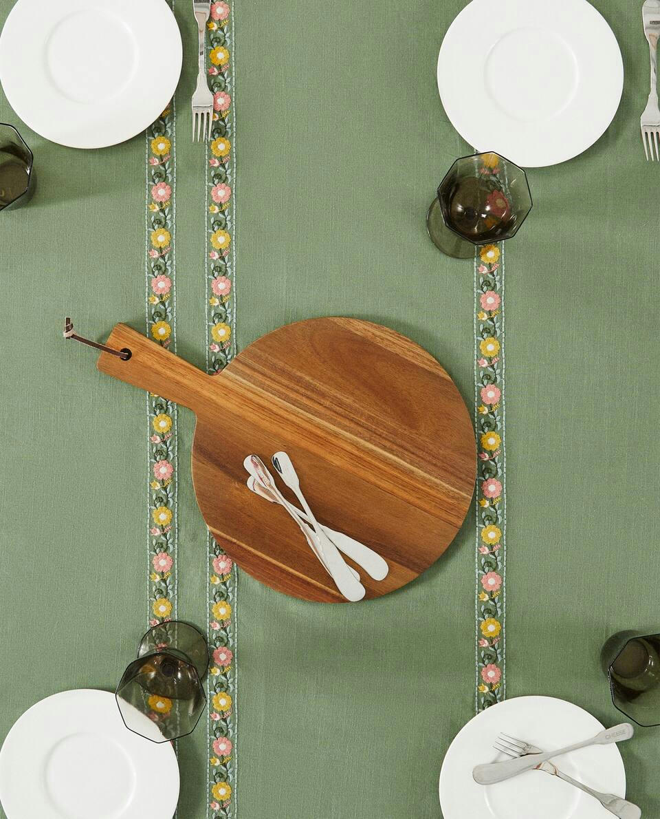 EMBROIDERED COTTON TABLECLOTH