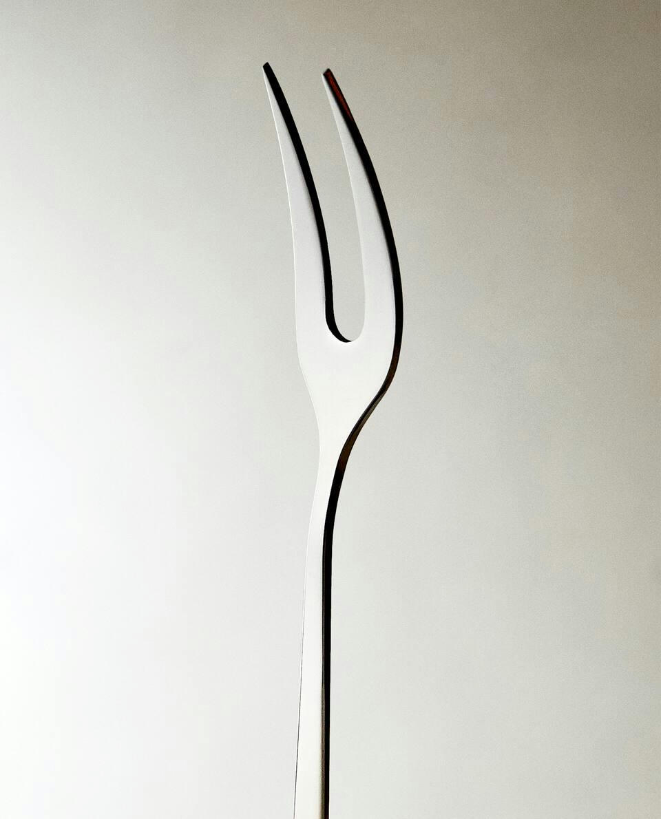 SERVING FORK WITH EXTRA-FINE HANDLE