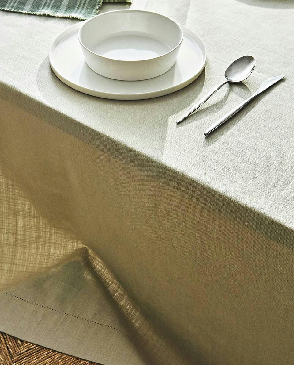 HEMSTITCHED TABLECLOTH