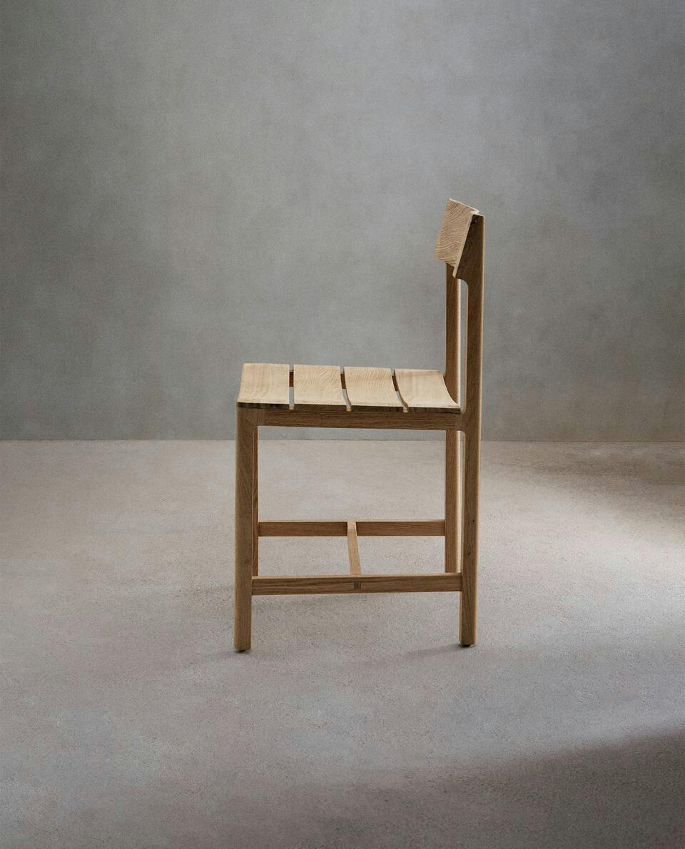 CHAIR 04