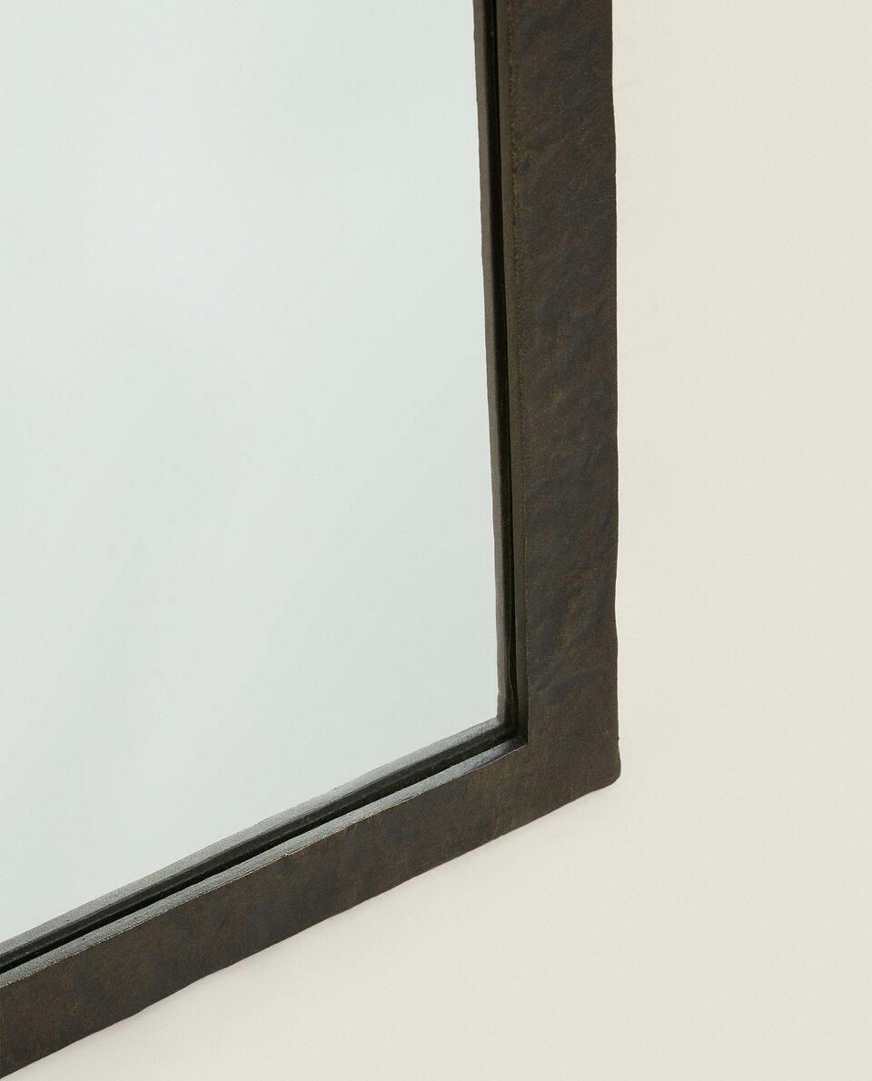 WALL MIRROR WITH METAL FRAME